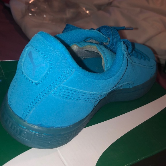 Suede Pumas - Picture 4 of 5